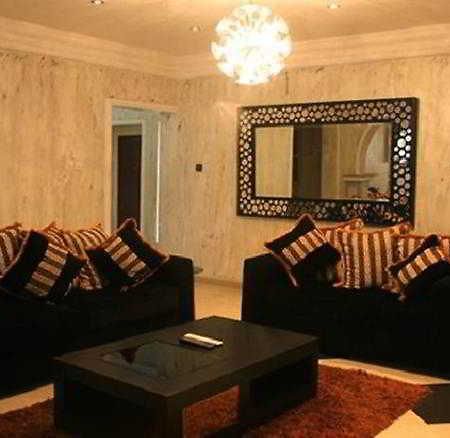 Charlies Place And Suites Λάγος Εξωτερικό φωτογραφία